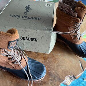 Never Worn     FREE SOLDIER  Tan Winter boots  women's Size 9